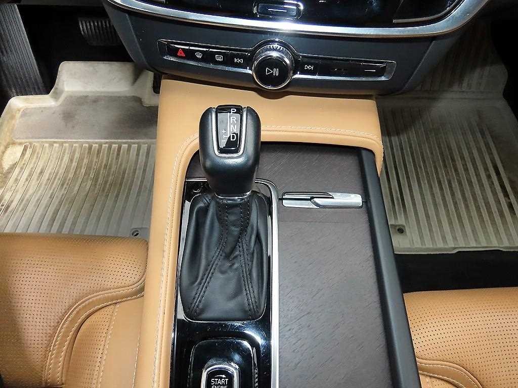 볼보 V90 V90 크로스컨트리 T5 프로 AWD 이미지 12