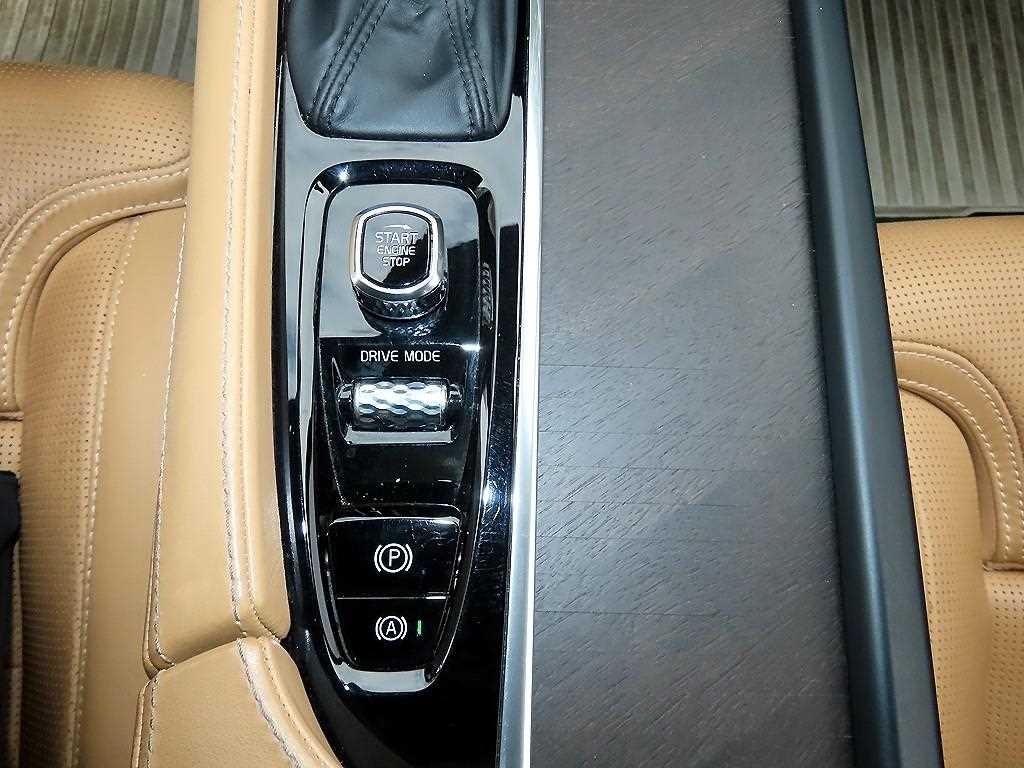 볼보 V90 V90 크로스컨트리 T5 프로 AWD 이미지 13