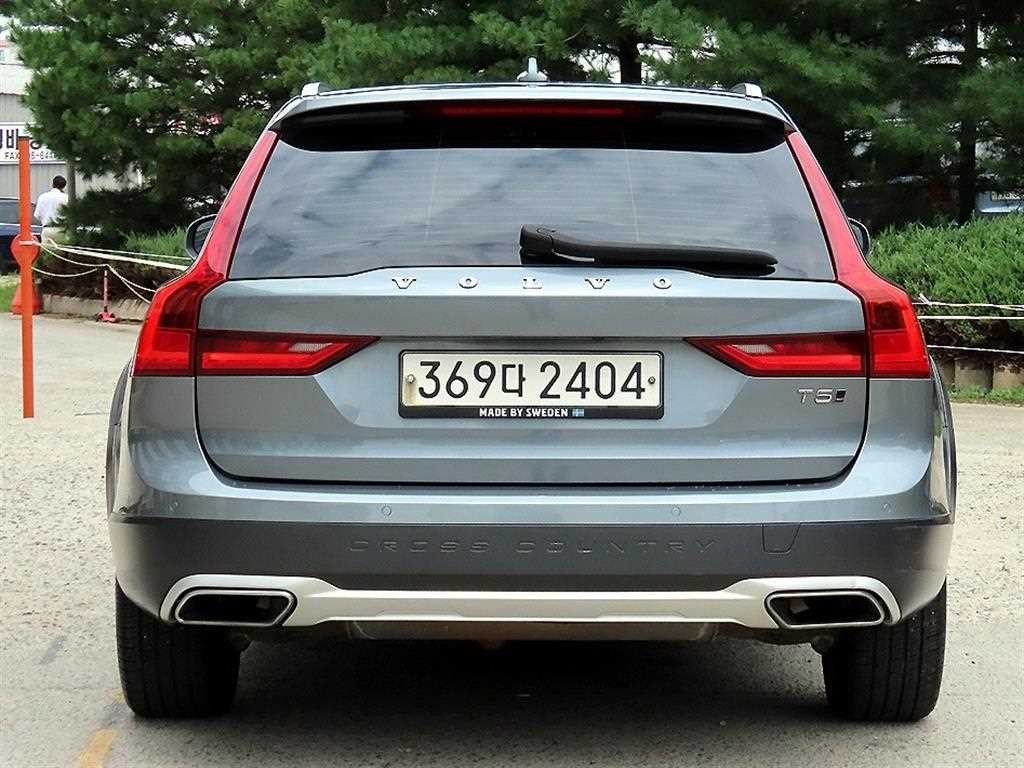 볼보 V90 V90 크로스컨트리 T5 프로 AWD 이미지 4