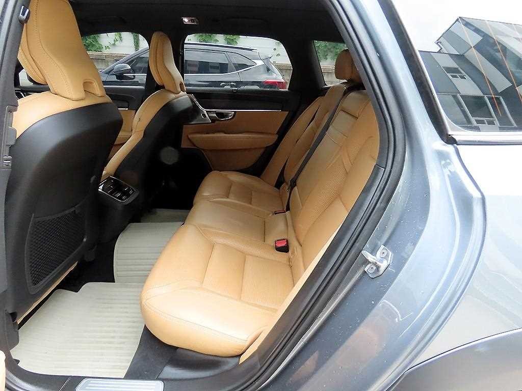 볼보 V90 V90 크로스컨트리 T5 프로 AWD 이미지 6