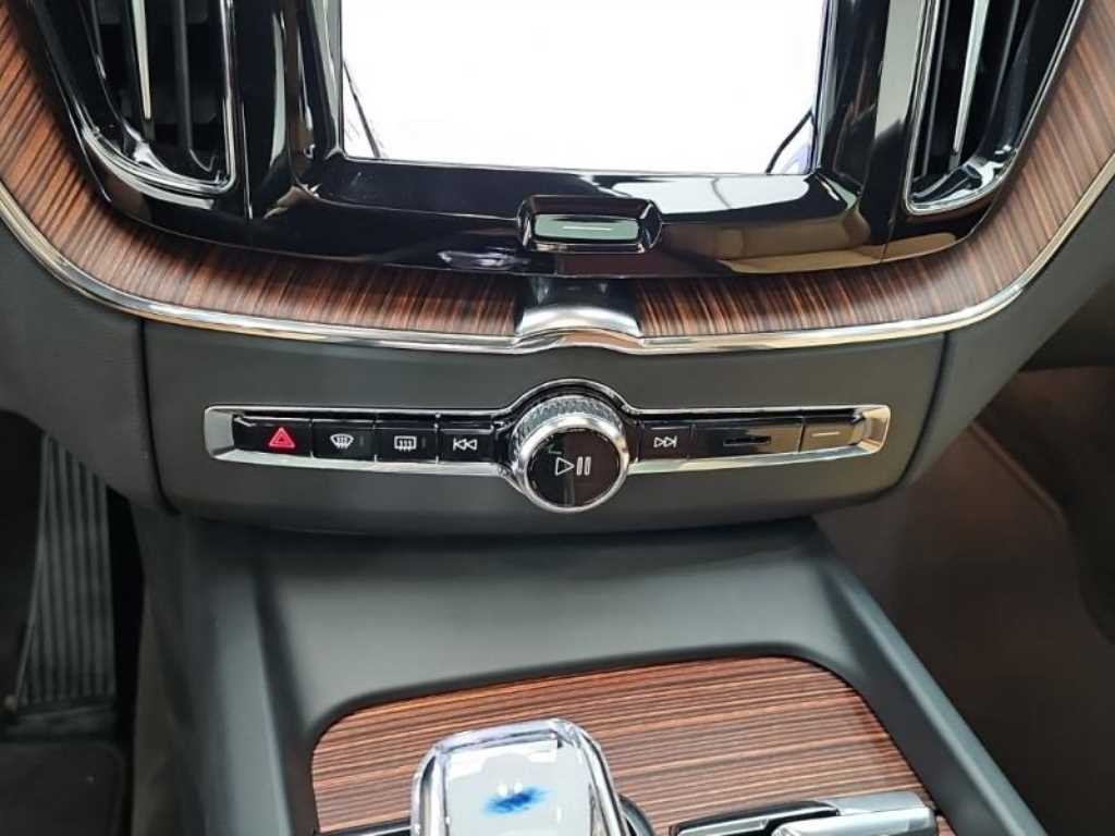 볼보 XC60 XC60(2세대) T8 AWD 울트라 브라이트 이미지 10