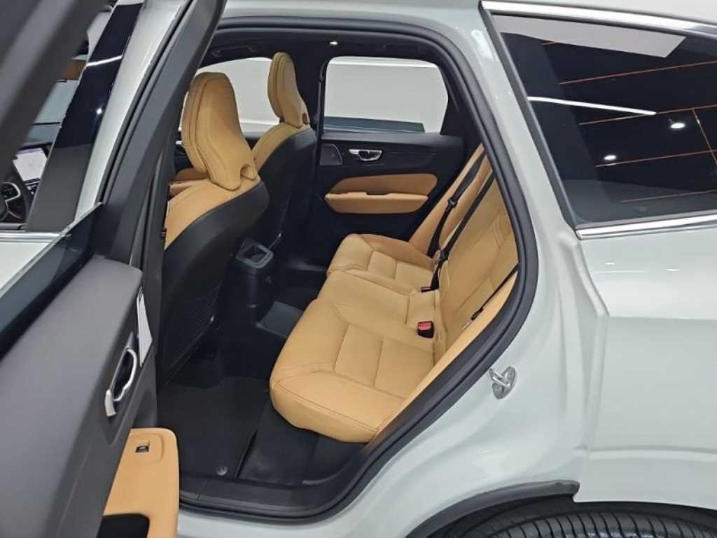 볼보 XC60 XC60(2세대) T8 AWD 울트라 브라이트 이미지 12