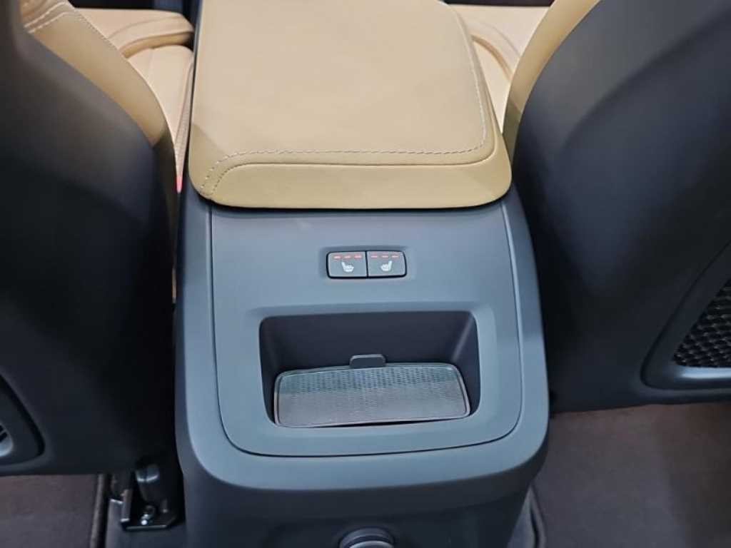 볼보 XC60 XC60(2세대) T8 AWD 울트라 브라이트 이미지 13