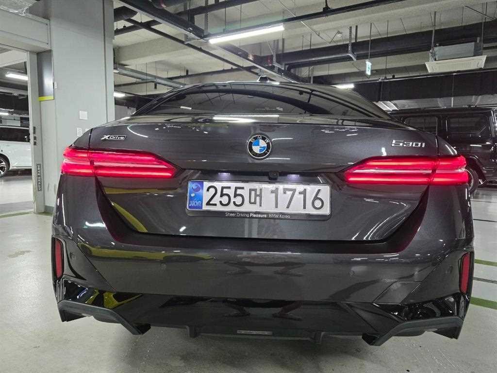 BMW 5시리즈 5시리즈 (G60) 530i xDrive M 스포츠 이미지 3