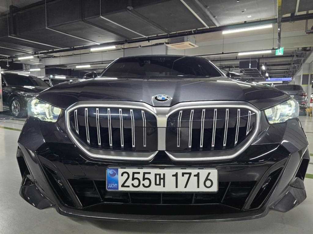 BMW 5시리즈 5시리즈 (G60) 530i xDrive M 스포츠 이미지 5