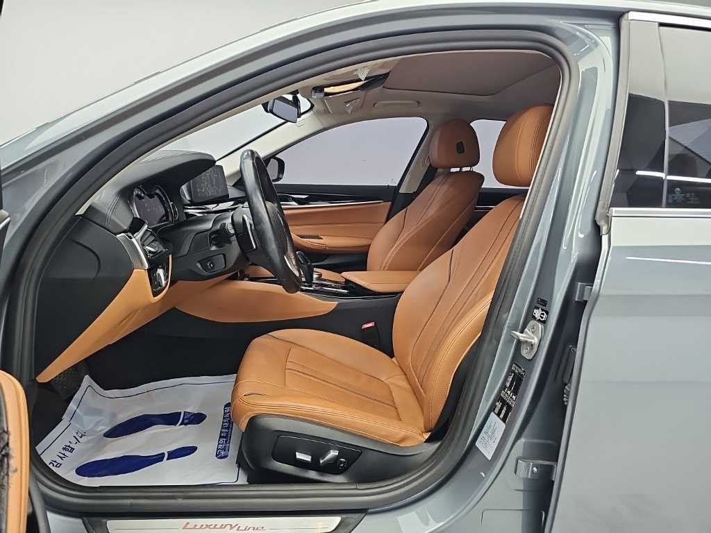 BMW 5시리즈 5시리즈 (G30) 520d 럭셔리 스페셜 에디션 이미지 11
