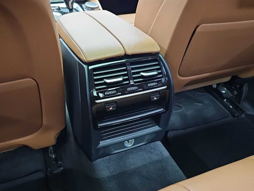 BMW 5시리즈 5시리즈 (G30) 520d 럭셔리 스페셜 에디션 이미지 13