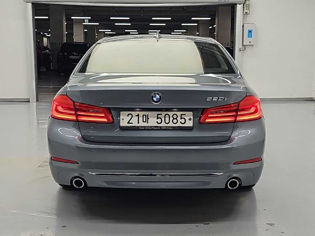 BMW 5시리즈 5시리즈 (G30) 520d 럭셔리 스페셜 에디션 이미지 4
