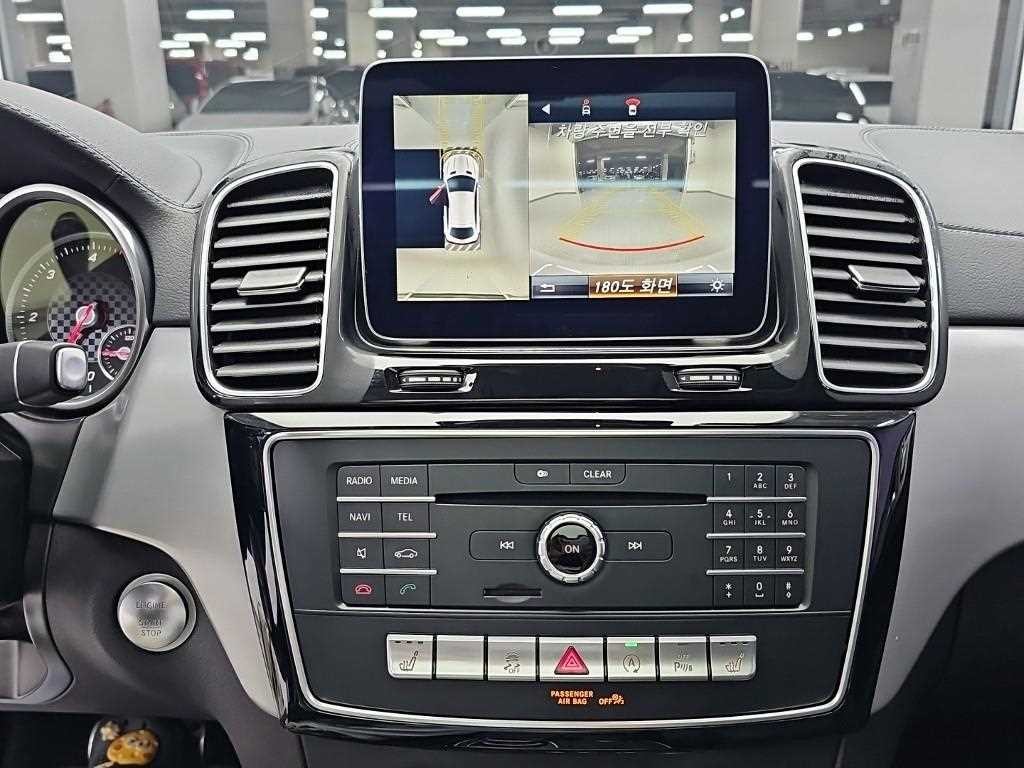 벤츠 GLE 클래스 GLE 클래스 W166 GLE 350 d 4MATIC 쿠페 이미지 11