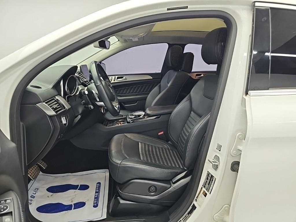 벤츠 GLE 클래스 GLE 클래스 W166 GLE 350 d 4MATIC 쿠페 이미지 12