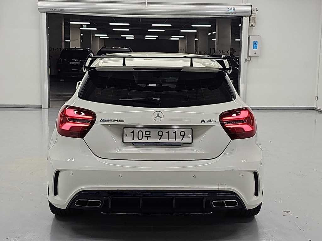 벤츠 A 클래스 A클래스 W176 A45 AMG 4MATIC 이미지 4