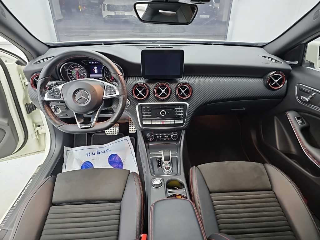 벤츠 A 클래스 A클래스 W176 A45 AMG 4MATIC 이미지 8