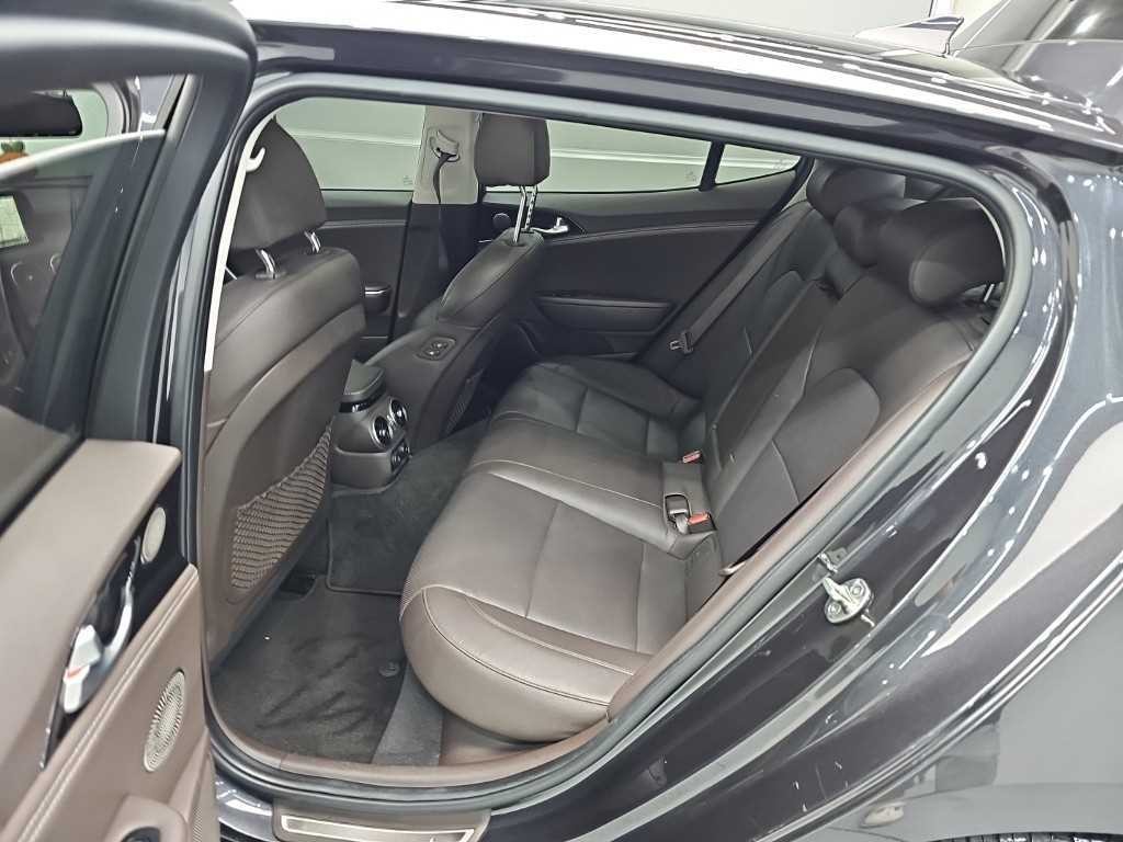기아 스팅어 가솔린 2.0 터보 2WD 플래티넘 이미지 12
