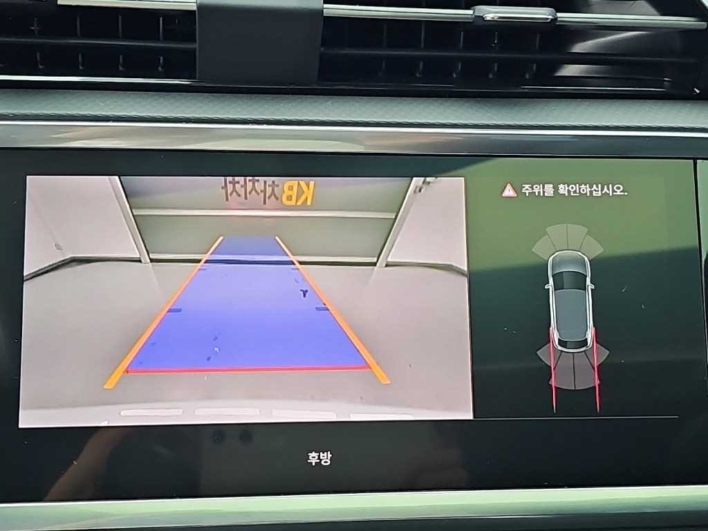 아우디 Q3 Q3 (F3) 40 TFSI 스포트백 콰트로 이미지 17