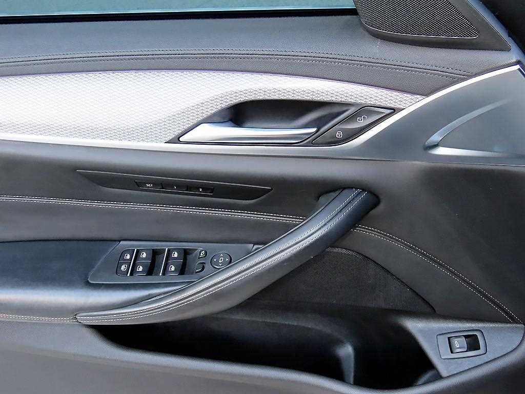 BMW 5시리즈 5시리즈 (G30) 520d M 스포츠 플러스 이미지 12