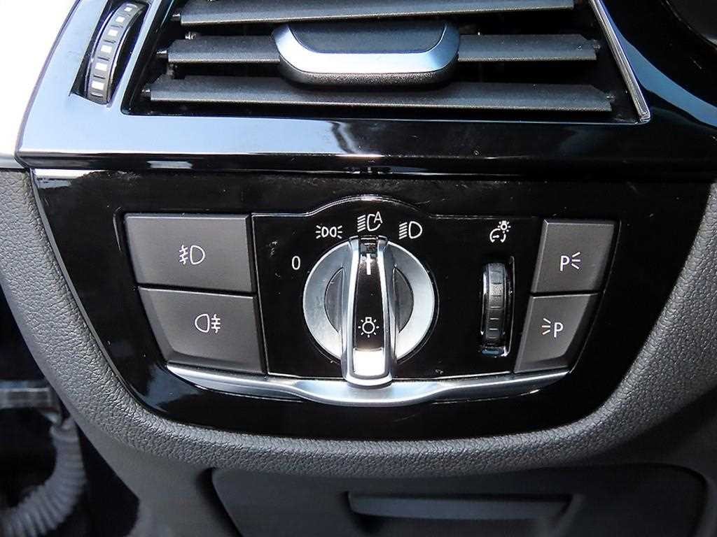BMW 5시리즈 5시리즈 (G30) 520d M 스포츠 플러스 이미지 13