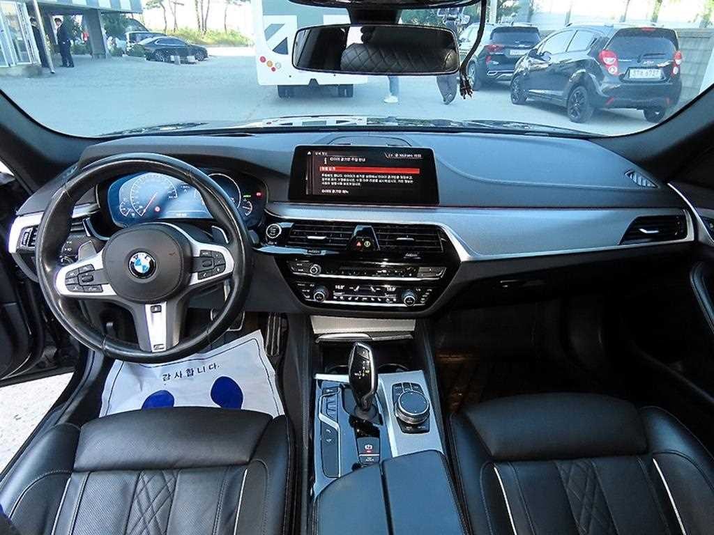 BMW 5시리즈 5시리즈 (G30) 520d M 스포츠 플러스 이미지 7
