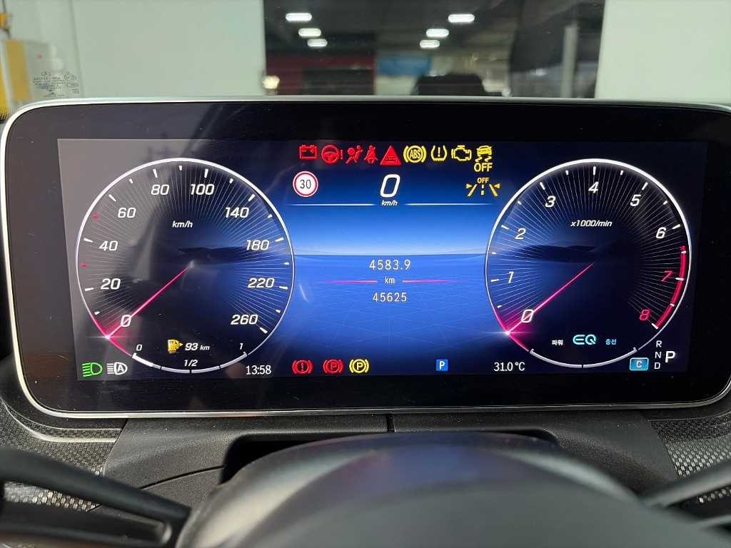 벤츠 C 클래스 C클래스 W206 C300 AMG 라인 이미지 6