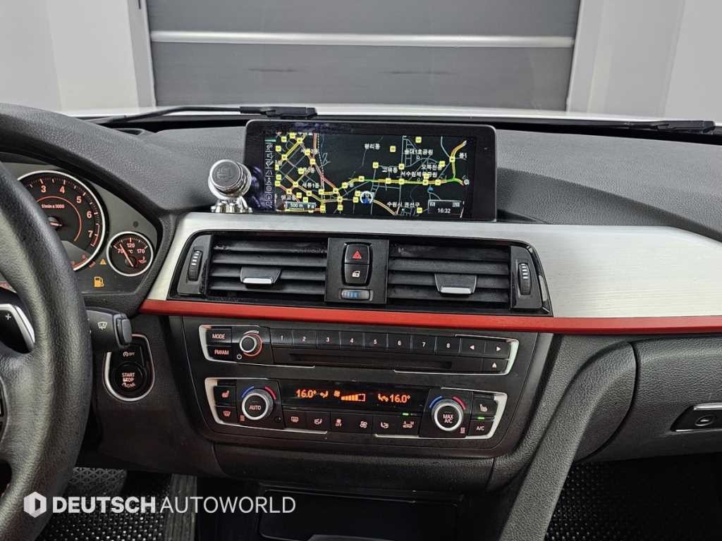 BMW 3시리즈 3시리즈 (F30) 328i 스포츠 이미지 14