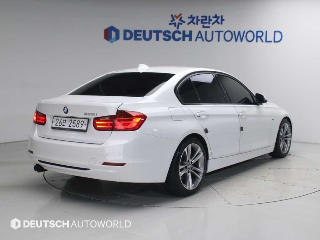 BMW 3시리즈 3시리즈 (F30) 328i 스포츠 이미지 2