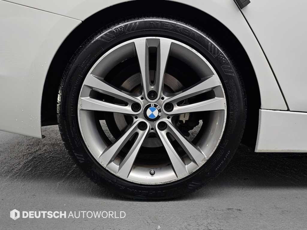 BMW 3시리즈 3시리즈 (F30) 328i 스포츠 이미지 5