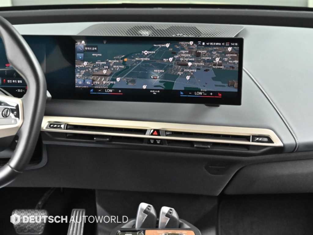 BMW iX xDrive 40 퍼스트 에디션 이미지 14