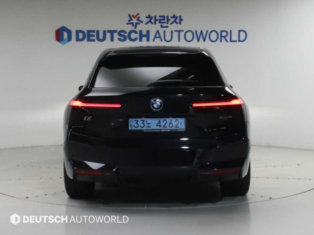 BMW iX xDrive 40 퍼스트 에디션 이미지 4