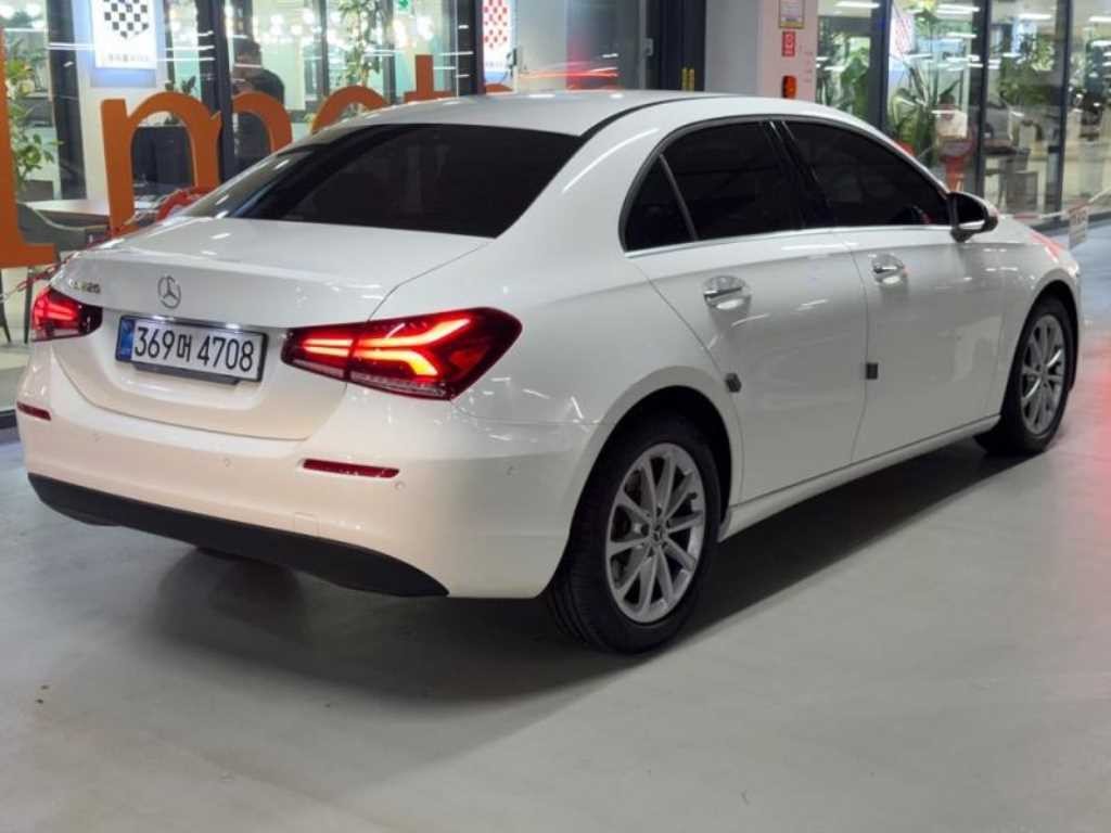 벤츠 A 클래스 A클래스 W177 A220 해치백 이미지 4