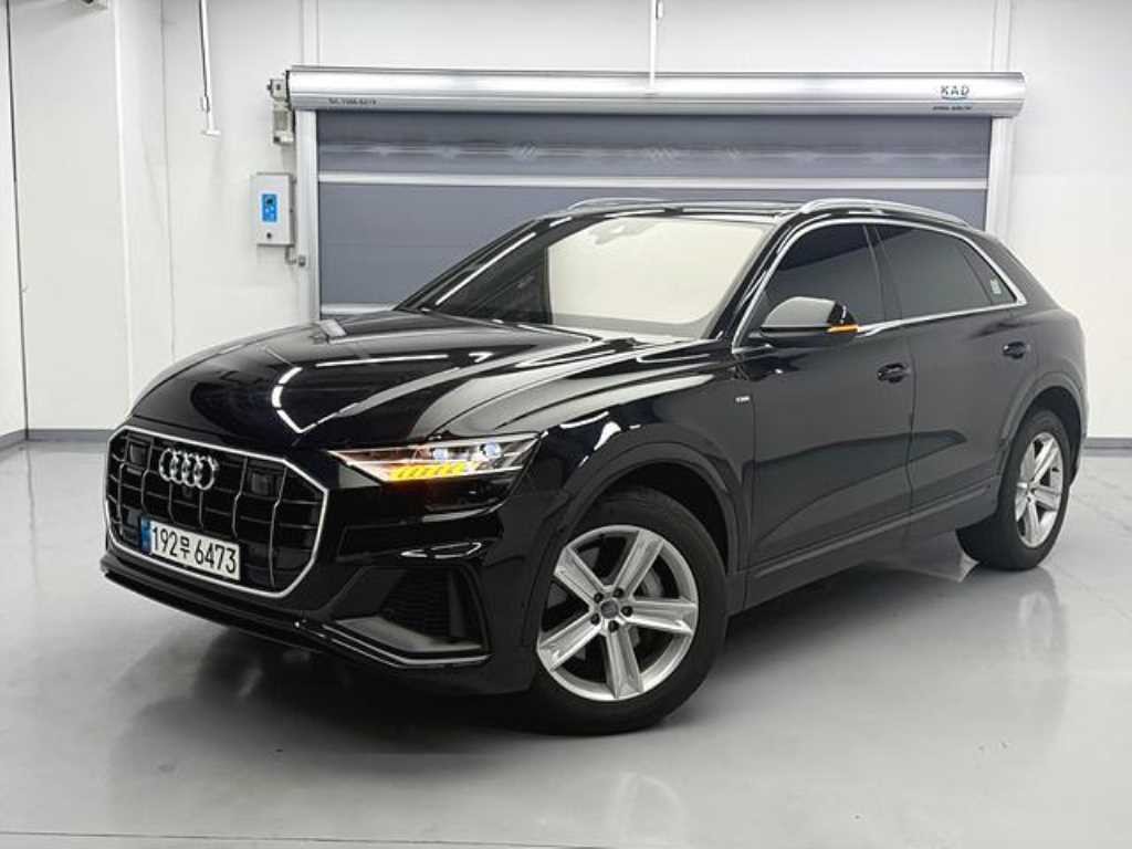 아우디 Q8 45 TDI 콰트로 프리미엄 이미지 1