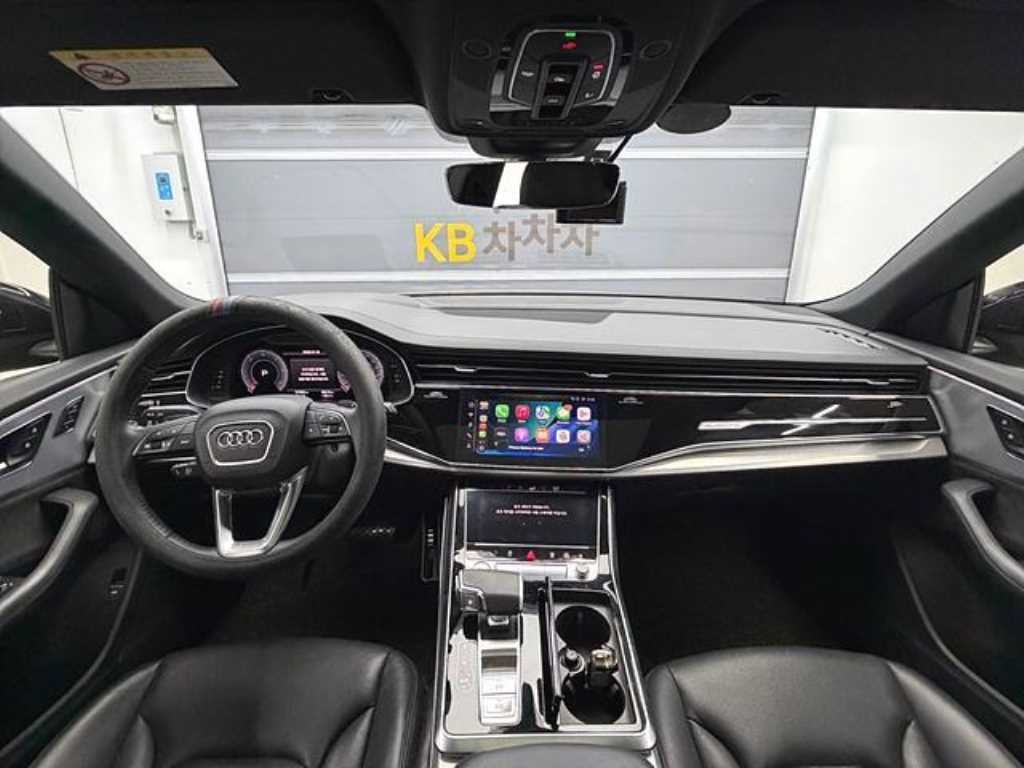 아우디 Q8 45 TDI 콰트로 프리미엄 이미지 10