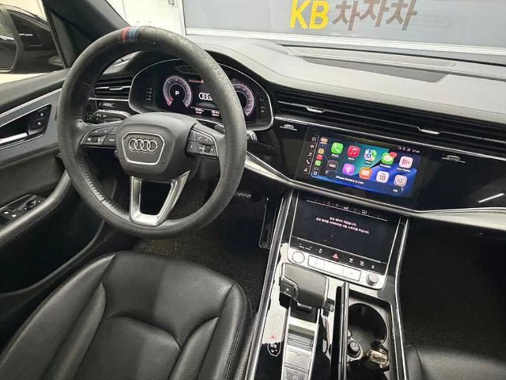 아우디 Q8 45 TDI 콰트로 프리미엄 이미지 11
