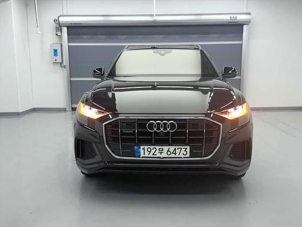 아우디 Q8 45 TDI 콰트로 프리미엄 이미지 2