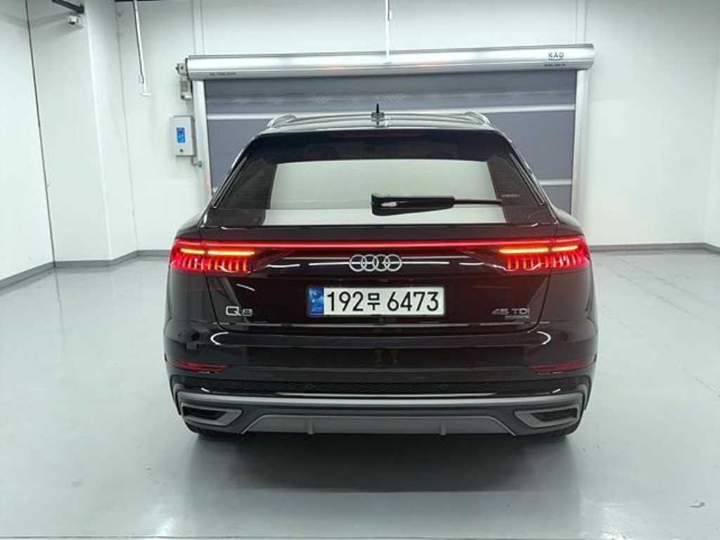 아우디 Q8 45 TDI 콰트로 프리미엄 이미지 7