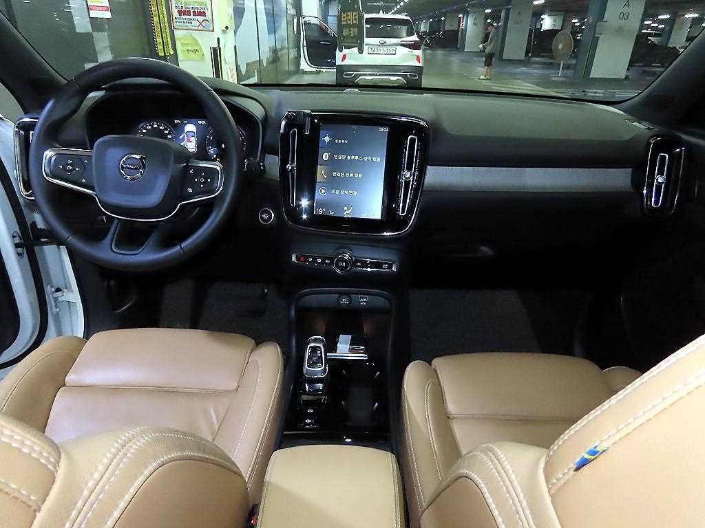 볼보 XC40 B4 AWD 인스크립션 이미지 10