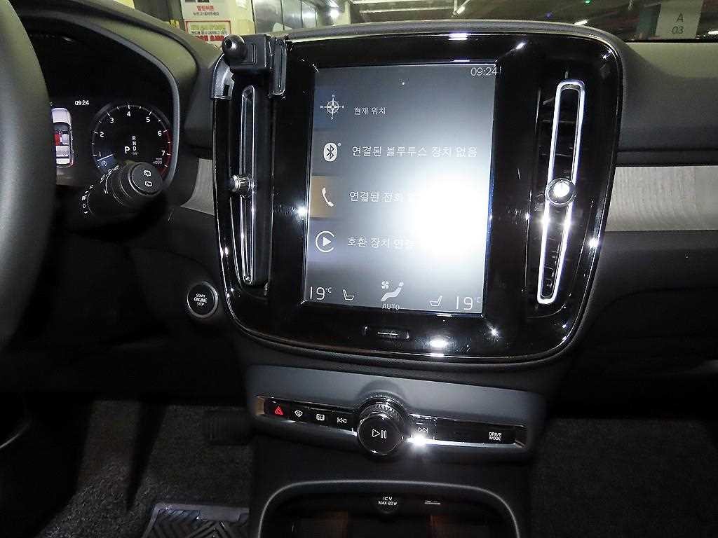 볼보 XC40 B4 AWD 인스크립션 이미지 11