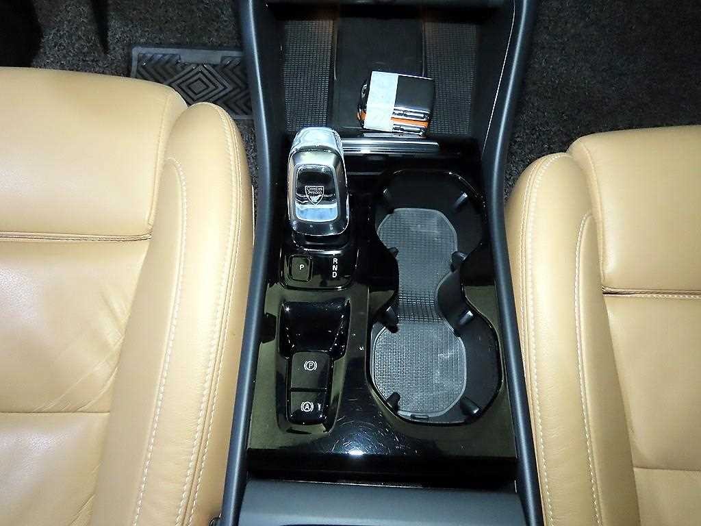 볼보 XC40 B4 AWD 인스크립션 이미지 12