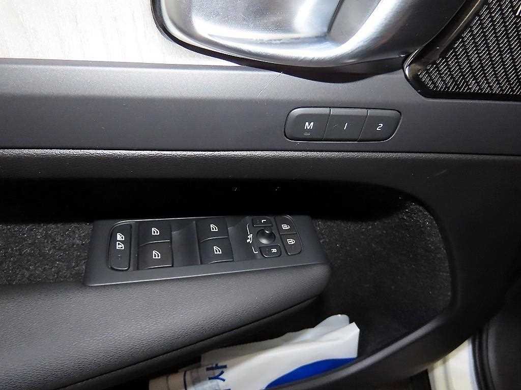 볼보 XC40 B4 AWD 인스크립션 이미지 13