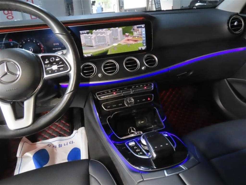벤츠 E 클래스 E-클래스 W213 E300 4MATIC 아방가르드 이미지 15