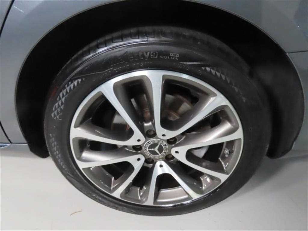 벤츠 E 클래스 E-클래스 W213 E300 4MATIC 아방가르드 이미지 16