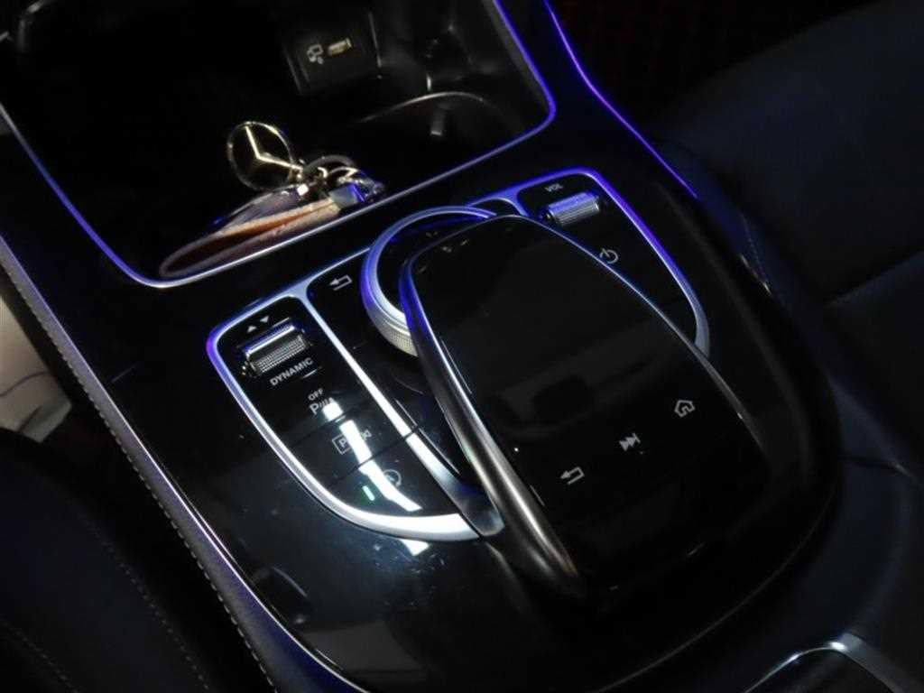벤츠 E 클래스 E-클래스 W213 E300 4MATIC 아방가르드 이미지 6