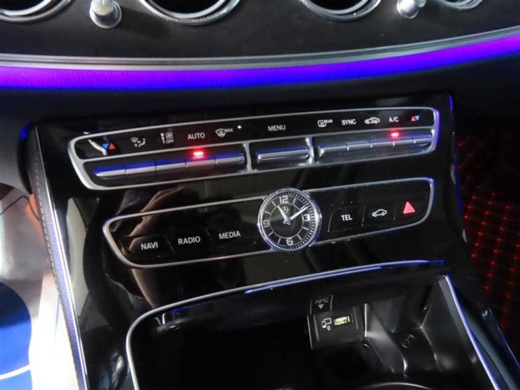 벤츠 E 클래스 E-클래스 W213 E300 4MATIC 아방가르드 이미지 7