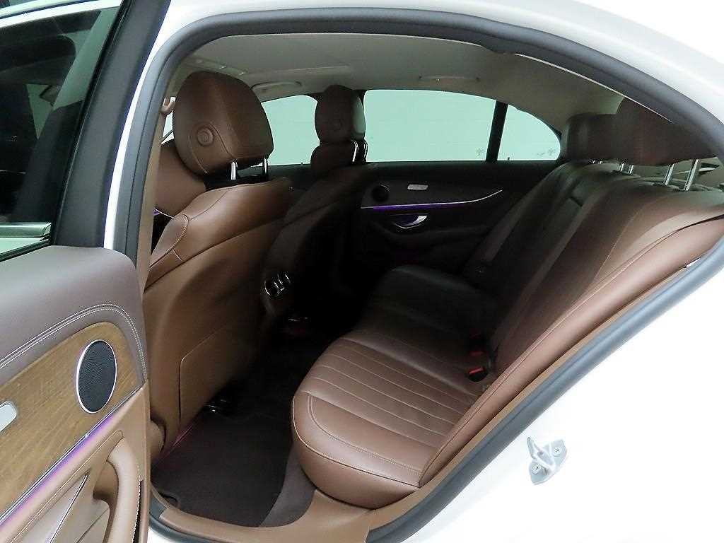 벤츠 E 클래스 E-클래스 W213 E220d 익스클루시브 이미지 14