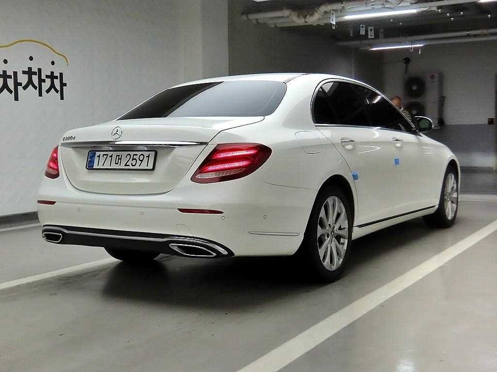 벤츠 E 클래스 E-클래스 W213 E220d 익스클루시브 이미지 4