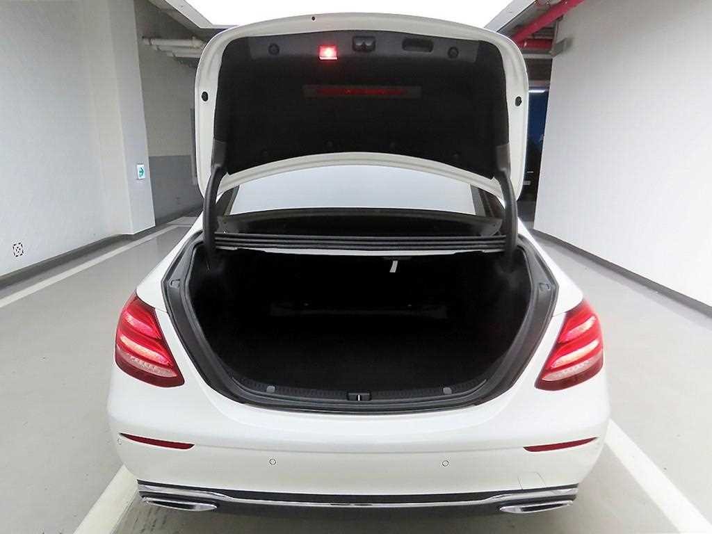 벤츠 E 클래스 E-클래스 W213 E220d 익스클루시브 이미지 5