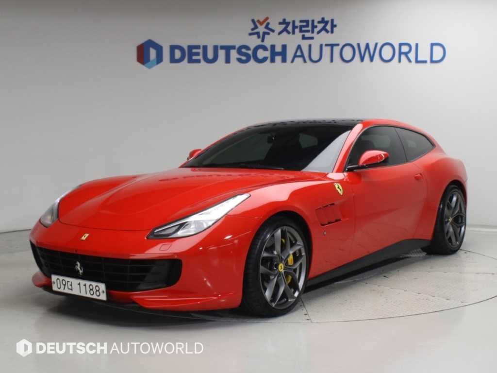 페라리 GTC4 루쏘 T3.9 V8 이미지 1
