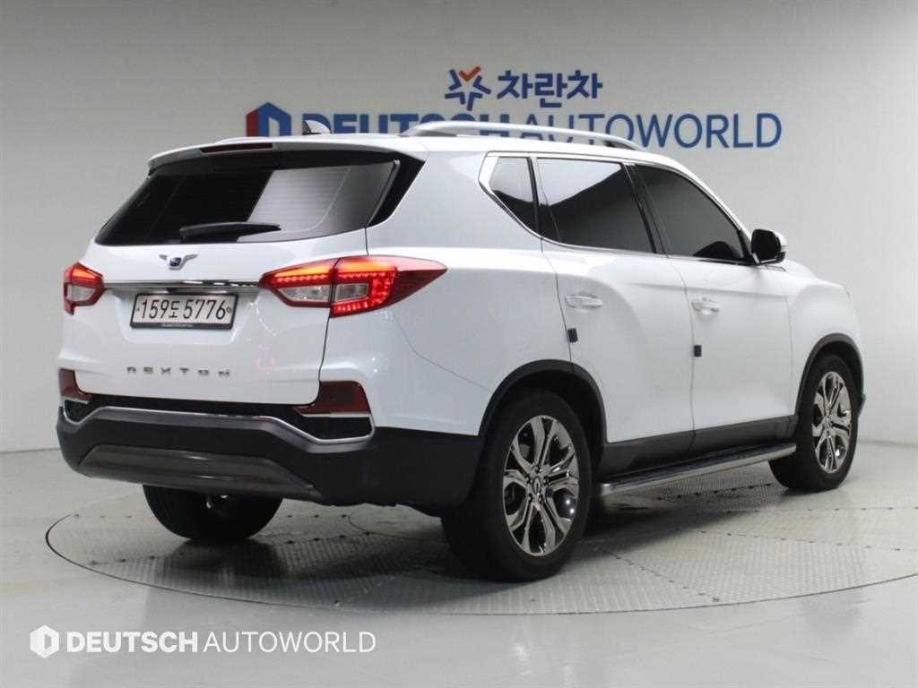 KG모빌리티(쌍용) 렉스턴 G4렉스턴 디젤 2.2 4WD 화이트 에디션 이미지 2