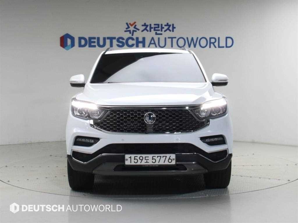KG모빌리티(쌍용) 렉스턴 G4렉스턴 디젤 2.2 4WD 화이트 에디션 이미지 3