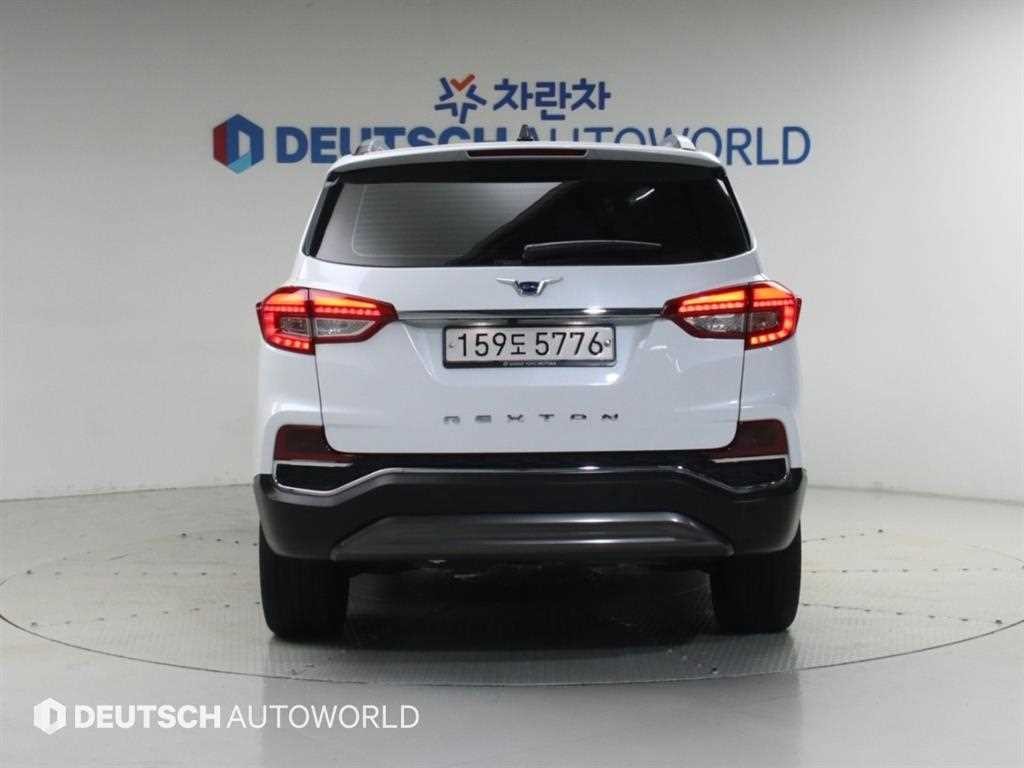 KG모빌리티(쌍용) 렉스턴 G4렉스턴 디젤 2.2 4WD 화이트 에디션 이미지 4