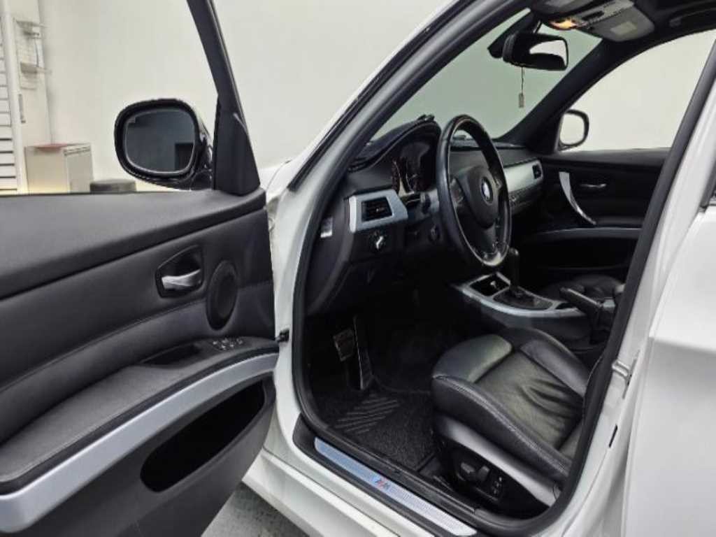 BMW 3시리즈 3시리즈 (E90) 320i 세단 M 스포츠 이미지 10