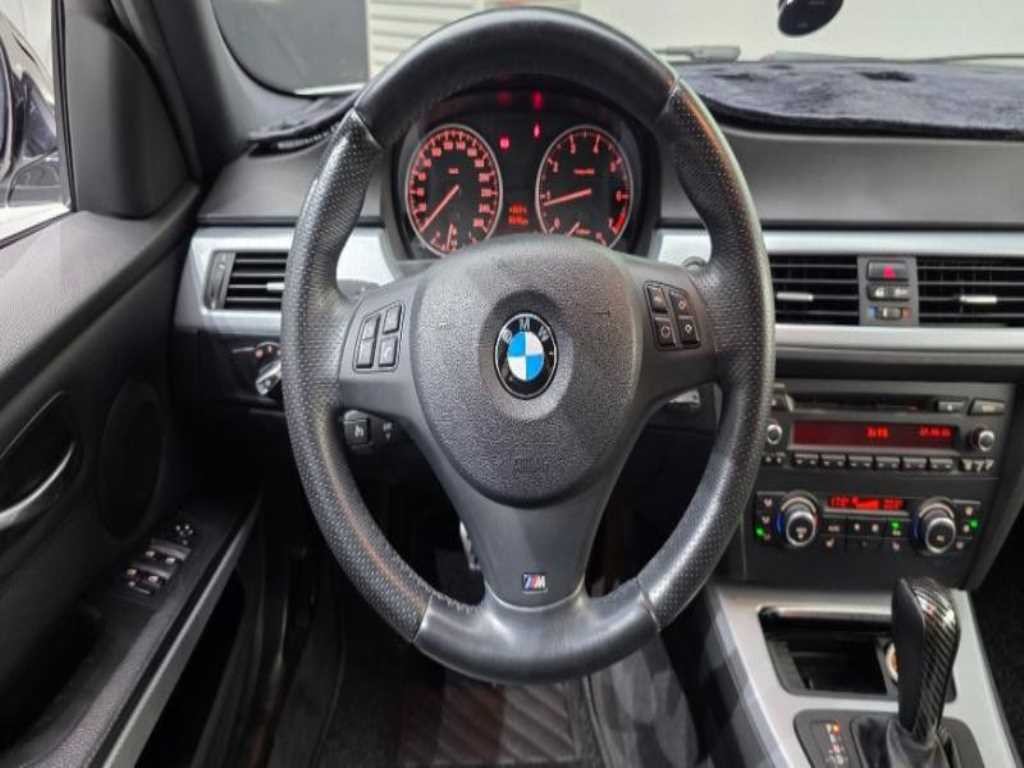 BMW 3시리즈 3시리즈 (E90) 320i 세단 M 스포츠 이미지 13